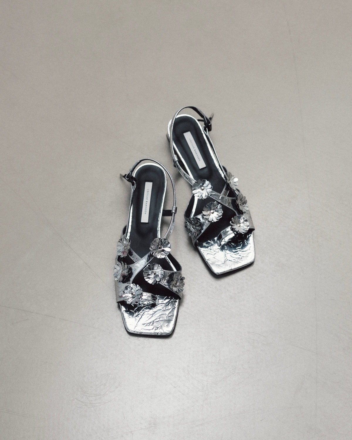 ARNA | SANDAL CRINKLED MIRROR